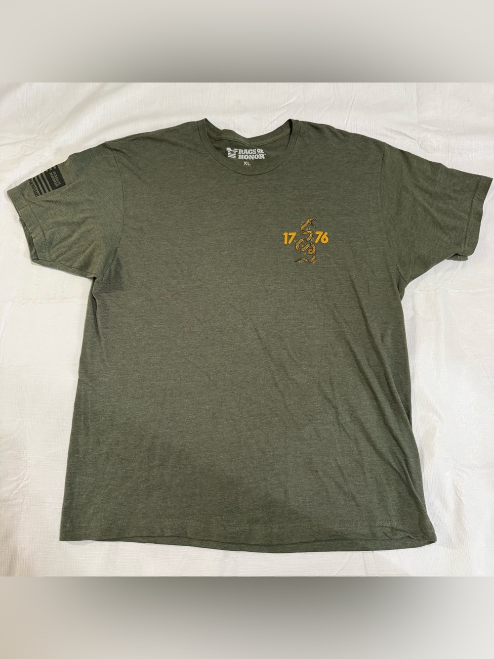 Rags of Honor Men's Olive Green 1776 Snake Graphic Teeth shirt size XL